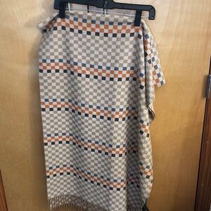 100 cashmere brand new no flaws Checkered Beige and Orange